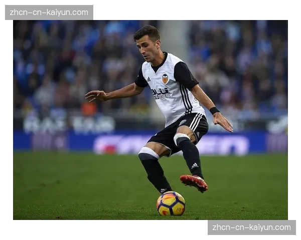 官方：瓦伦西亚与队长加亚续约两年，打破离队传言